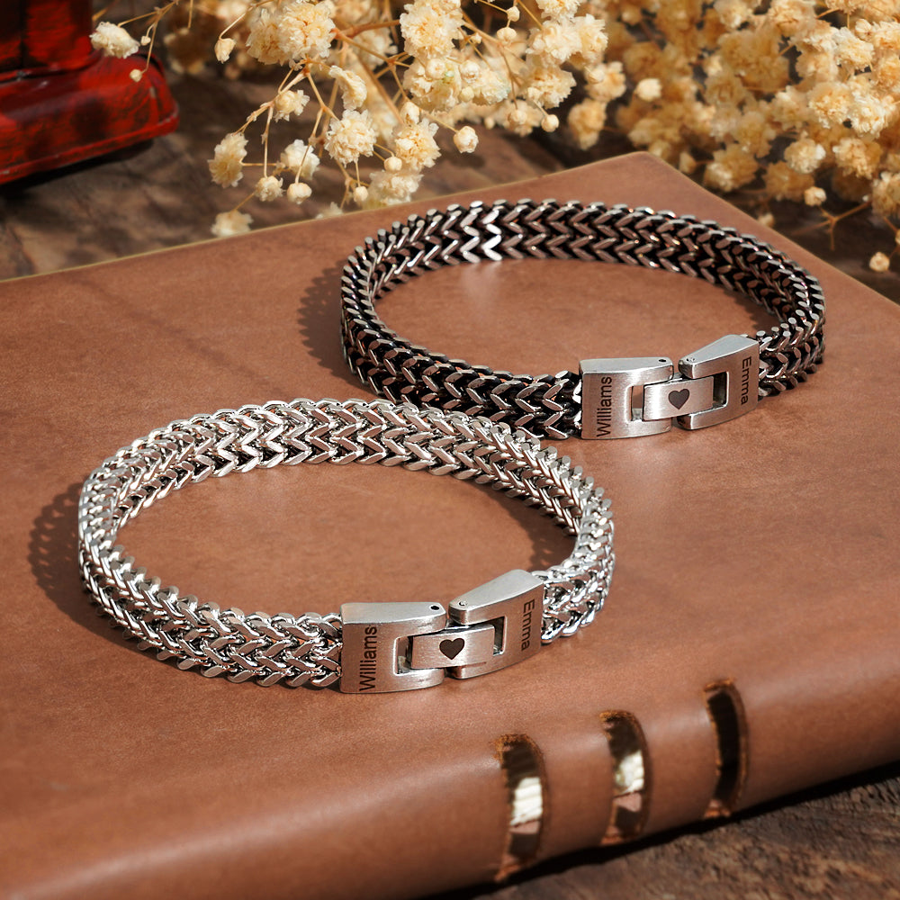 Personalized Men's Stainless Steel Interlocking Bracelet with Engraved Names